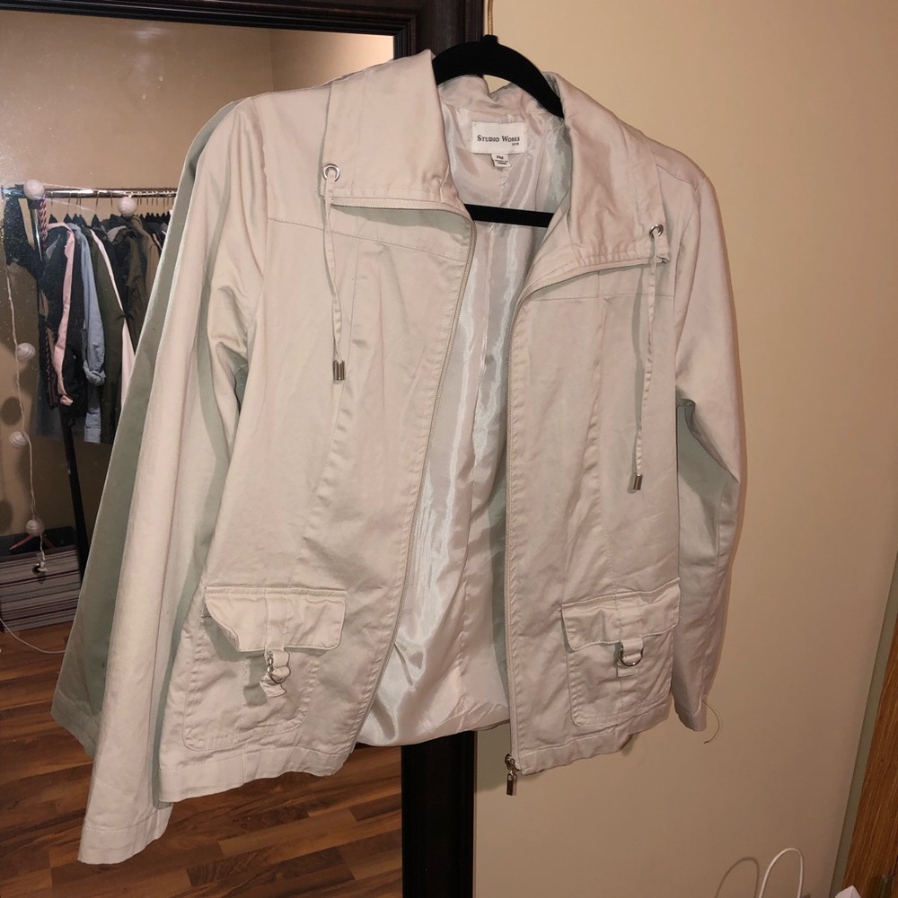 Women’s beige jacket